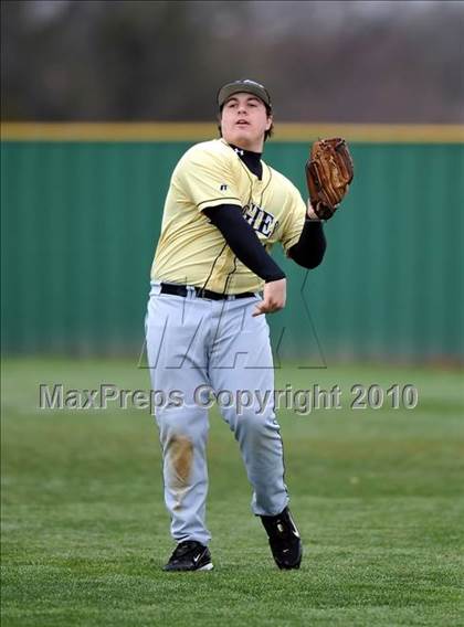 Thumbnail 2 in Abilene vs Corsicana (Denton Ryan Tourney) photogallery.