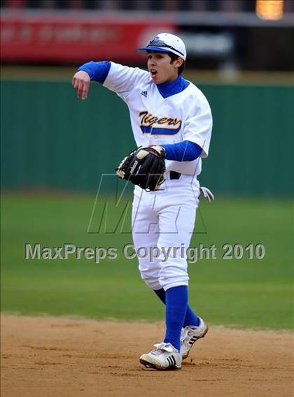 Thumbnail 3 in Abilene vs Corsicana (Denton Ryan Tourney) photogallery.