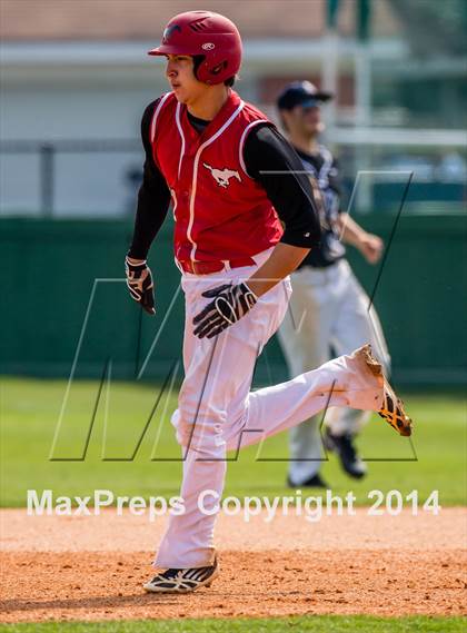 Thumbnail 1 in North Shore vs Alvin photogallery.