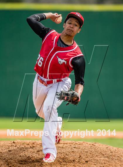 Thumbnail 1 in North Shore vs Alvin photogallery.