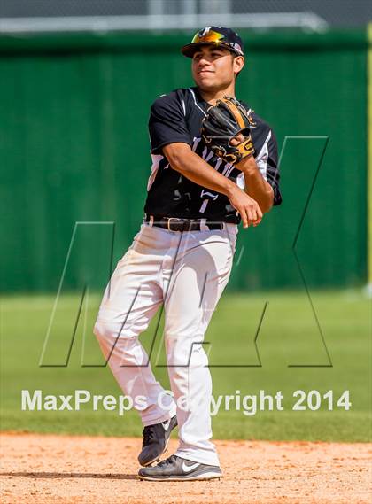 Thumbnail 3 in North Shore vs Alvin photogallery.