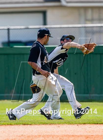 Thumbnail 1 in North Shore vs Alvin photogallery.