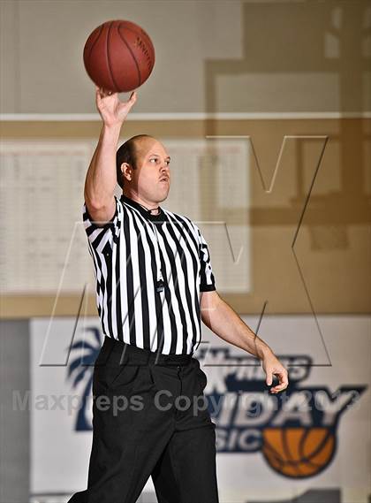 Thumbnail 1 in St. Mary's vs. Palm Desert (MaxPreps Holiday Classic) photogallery.