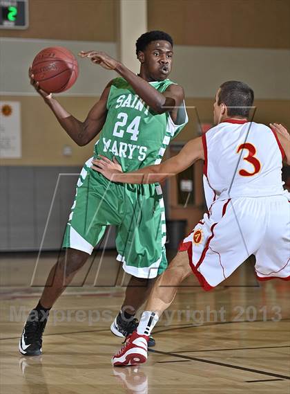 Thumbnail 1 in St. Mary's vs. Palm Desert (MaxPreps Holiday Classic) photogallery.
