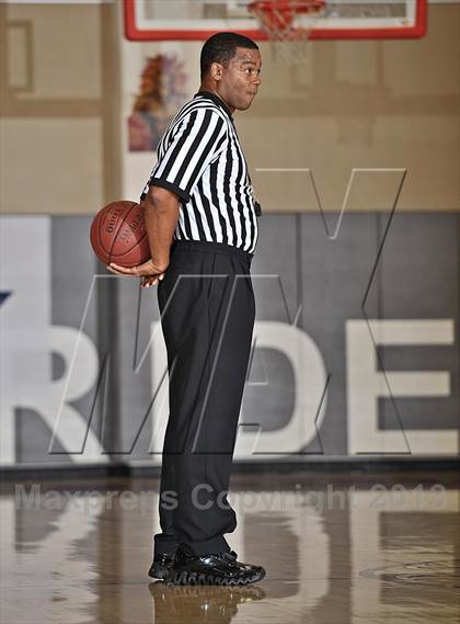 Thumbnail 2 in St. Mary's vs. Palm Desert (MaxPreps Holiday Classic) photogallery.