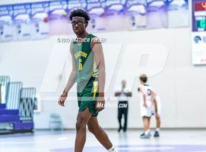 Thumbnail 2 in Sarasota vs. Sharpstown (Village Christian Holiday Tournament) photogallery.