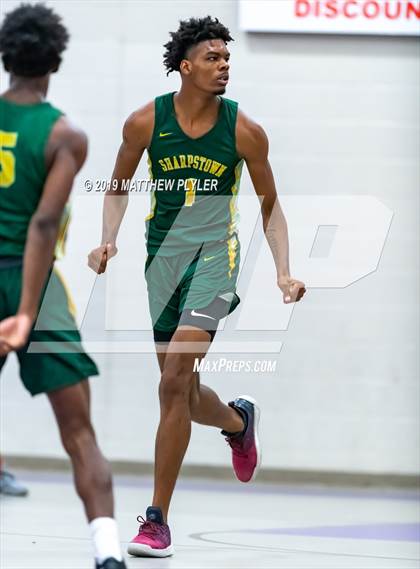 Thumbnail 2 in Sarasota vs. Sharpstown (Village Christian Holiday Tournament) photogallery.