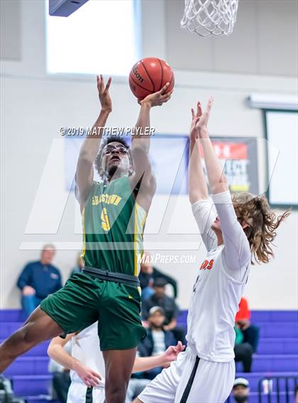 Thumbnail 2 in Sarasota vs. Sharpstown (Village Christian Holiday Tournament) photogallery.