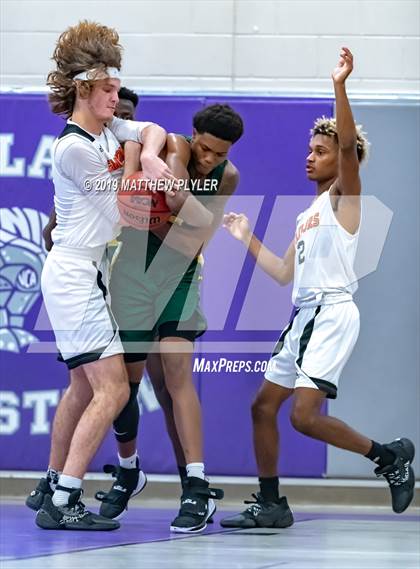 Thumbnail 1 in Sarasota vs. Sharpstown (Village Christian Holiday Tournament) photogallery.