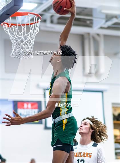 Thumbnail 2 in Sarasota vs. Sharpstown (Village Christian Holiday Tournament) photogallery.