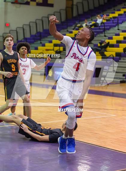 Thumbnail 3 in Friendly vs. Bishop Ireton (Glory Days Grill Tournament of Champions) photogallery.