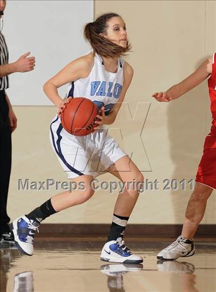 Thumbnail 1 in Valor Christian vs. Arvada photogallery.