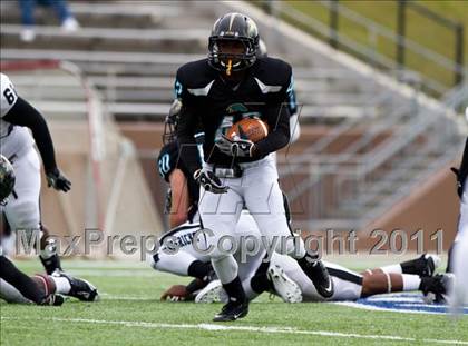 Thumbnail 3 in Pasadena Memorial vs Port Arthur Memorial (5A Region 3 Bi-District Playoffs) photogallery.