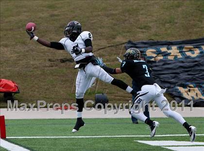 Thumbnail 2 in Pasadena Memorial vs Port Arthur Memorial (5A Region 3 Bi-District Playoffs) photogallery.