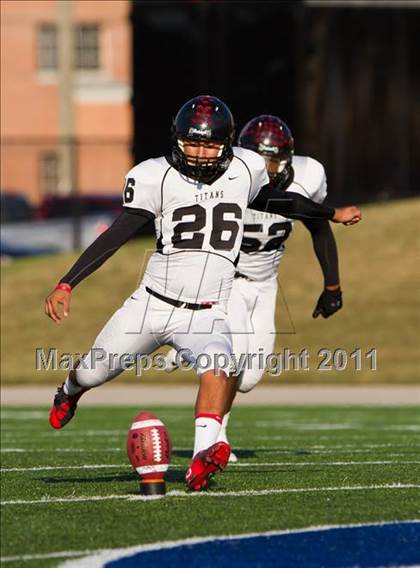 Thumbnail 2 in Pasadena Memorial vs Port Arthur Memorial (5A Region 3 Bi-District Playoffs) photogallery.