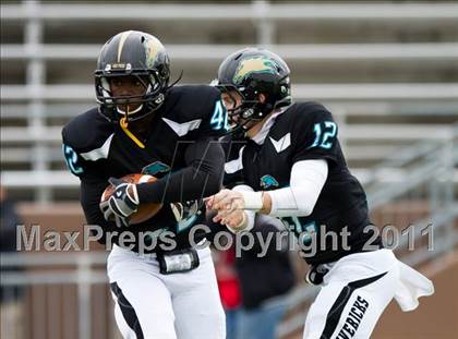 Thumbnail 2 in Pasadena Memorial vs Port Arthur Memorial (5A Region 3 Bi-District Playoffs) photogallery.