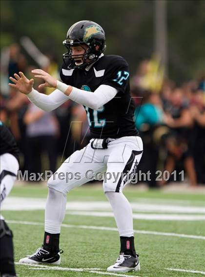 Thumbnail 3 in Pasadena Memorial vs Port Arthur Memorial (5A Region 3 Bi-District Playoffs) photogallery.
