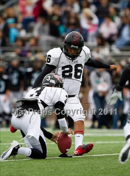 Thumbnail 1 in Pasadena Memorial vs Port Arthur Memorial (5A Region 3 Bi-District Playoffs) photogallery.