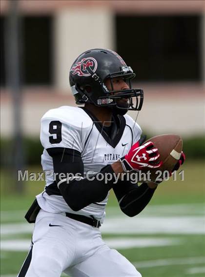 Thumbnail 2 in Pasadena Memorial vs Port Arthur Memorial (5A Region 3 Bi-District Playoffs) photogallery.