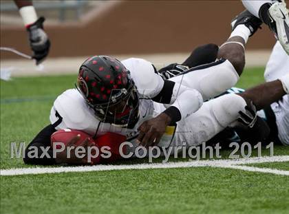 Thumbnail 2 in Pasadena Memorial vs Port Arthur Memorial (5A Region 3 Bi-District Playoffs) photogallery.