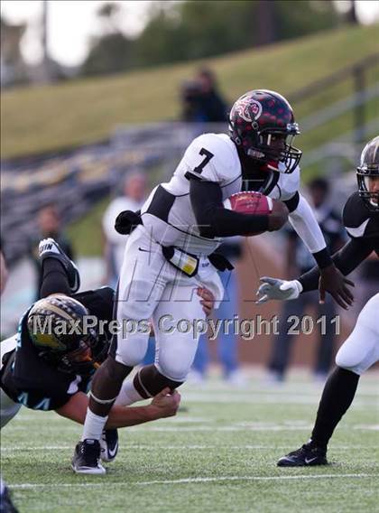 Thumbnail 2 in Pasadena Memorial vs Port Arthur Memorial (5A Region 3 Bi-District Playoffs) photogallery.