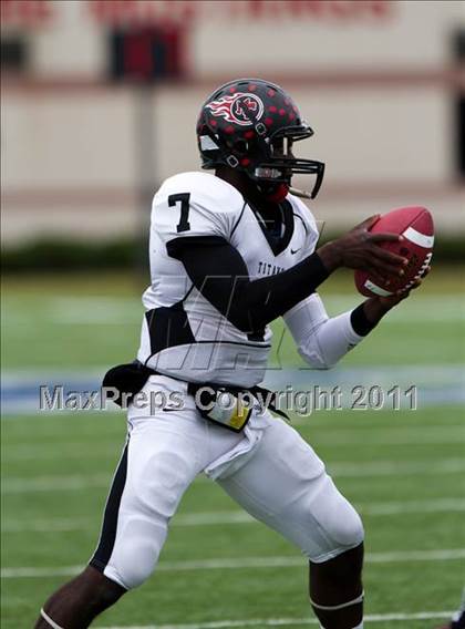 Thumbnail 2 in Pasadena Memorial vs Port Arthur Memorial (5A Region 3 Bi-District Playoffs) photogallery.