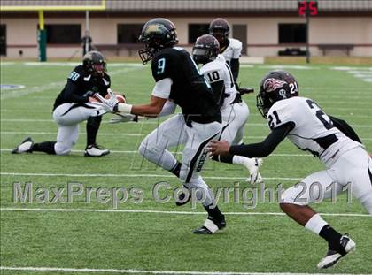 Thumbnail 3 in Pasadena Memorial vs Port Arthur Memorial (5A Region 3 Bi-District Playoffs) photogallery.