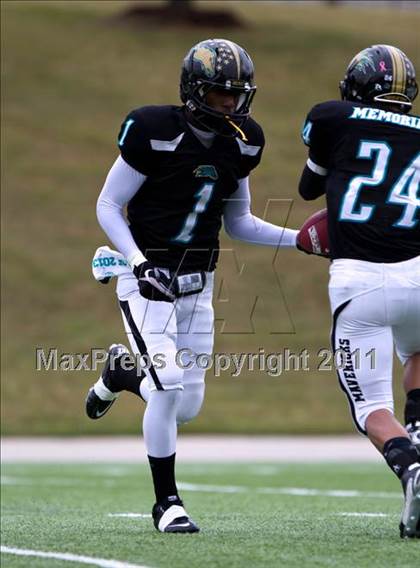 Thumbnail 3 in Pasadena Memorial vs Port Arthur Memorial (5A Region 3 Bi-District Playoffs) photogallery.