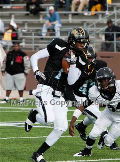 Thumbnail 3 in Pasadena Memorial vs Port Arthur Memorial (5A Region 3 Bi-District Playoffs) photogallery.