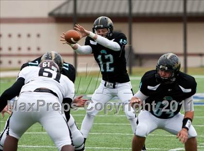 Thumbnail 2 in Pasadena Memorial vs Port Arthur Memorial (5A Region 3 Bi-District Playoffs) photogallery.