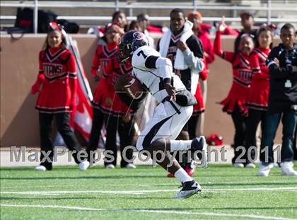 Thumbnail 1 in Pasadena Memorial vs Port Arthur Memorial (5A Region 3 Bi-District Playoffs) photogallery.