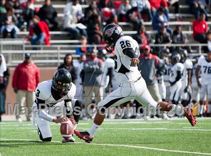 Thumbnail 3 in Pasadena Memorial vs Port Arthur Memorial (5A Region 3 Bi-District Playoffs) photogallery.