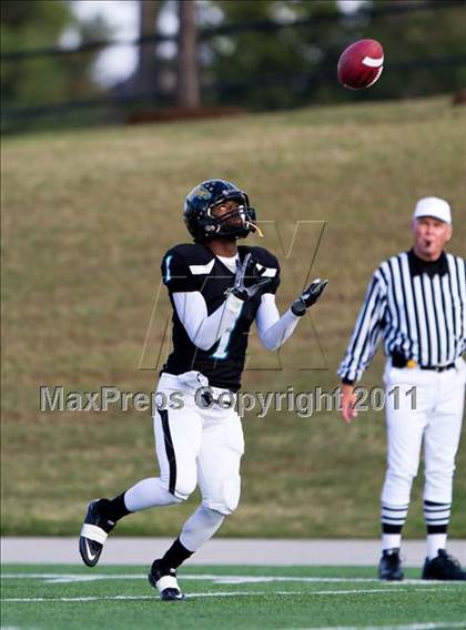 Thumbnail 2 in Pasadena Memorial vs Port Arthur Memorial (5A Region 3 Bi-District Playoffs) photogallery.