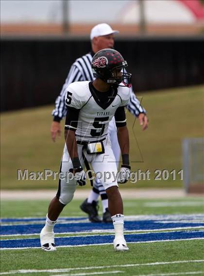 Thumbnail 3 in Pasadena Memorial vs Port Arthur Memorial (5A Region 3 Bi-District Playoffs) photogallery.
