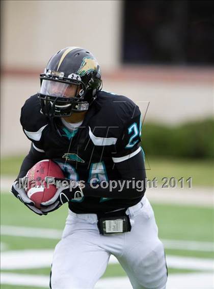 Thumbnail 3 in Pasadena Memorial vs Port Arthur Memorial (5A Region 3 Bi-District Playoffs) photogallery.