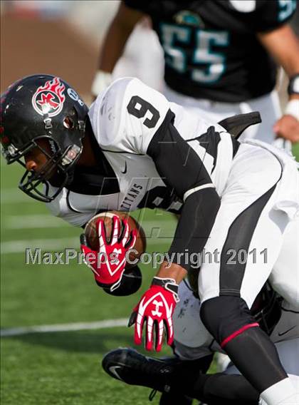 Thumbnail 2 in Pasadena Memorial vs Port Arthur Memorial (5A Region 3 Bi-District Playoffs) photogallery.