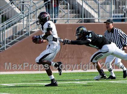 Thumbnail 3 in Pasadena Memorial vs Port Arthur Memorial (5A Region 3 Bi-District Playoffs) photogallery.