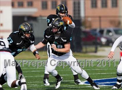 Thumbnail 3 in Pasadena Memorial vs Port Arthur Memorial (5A Region 3 Bi-District Playoffs) photogallery.