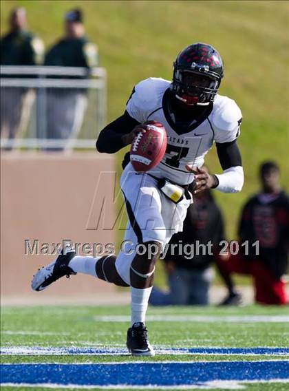 Thumbnail 2 in Pasadena Memorial vs Port Arthur Memorial (5A Region 3 Bi-District Playoffs) photogallery.