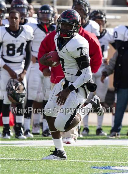 Thumbnail 2 in Pasadena Memorial vs Port Arthur Memorial (5A Region 3 Bi-District Playoffs) photogallery.