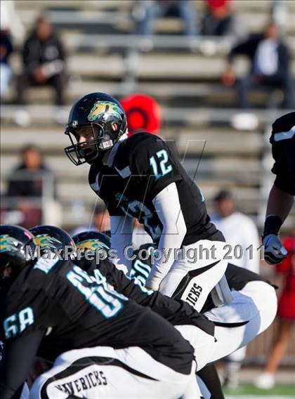 Thumbnail 2 in Pasadena Memorial vs Port Arthur Memorial (5A Region 3 Bi-District Playoffs) photogallery.