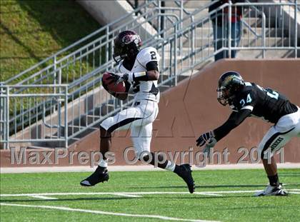 Thumbnail 1 in Pasadena Memorial vs Port Arthur Memorial (5A Region 3 Bi-District Playoffs) photogallery.