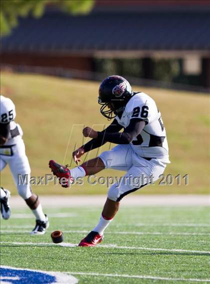 Thumbnail 2 in Pasadena Memorial vs Port Arthur Memorial (5A Region 3 Bi-District Playoffs) photogallery.