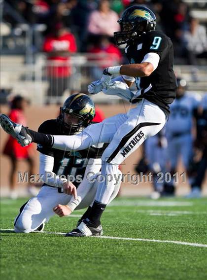 Thumbnail 3 in Pasadena Memorial vs Port Arthur Memorial (5A Region 3 Bi-District Playoffs) photogallery.