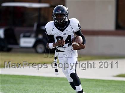 Thumbnail 3 in Pasadena Memorial vs Port Arthur Memorial (5A Region 3 Bi-District Playoffs) photogallery.