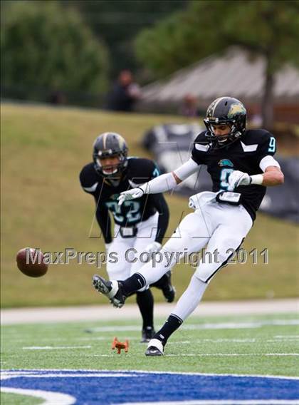 Thumbnail 1 in Pasadena Memorial vs Port Arthur Memorial (5A Region 3 Bi-District Playoffs) photogallery.
