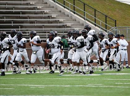 Thumbnail 2 in Pasadena Memorial vs Port Arthur Memorial (5A Region 3 Bi-District Playoffs) photogallery.