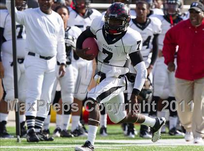 Thumbnail 3 in Pasadena Memorial vs Port Arthur Memorial (5A Region 3 Bi-District Playoffs) photogallery.
