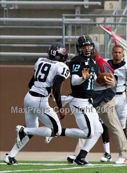 Thumbnail 1 in Pasadena Memorial vs Port Arthur Memorial (5A Region 3 Bi-District Playoffs) photogallery.