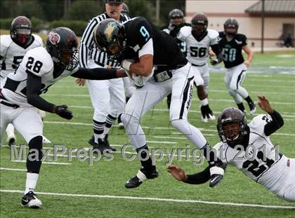 Thumbnail 3 in Pasadena Memorial vs Port Arthur Memorial (5A Region 3 Bi-District Playoffs) photogallery.